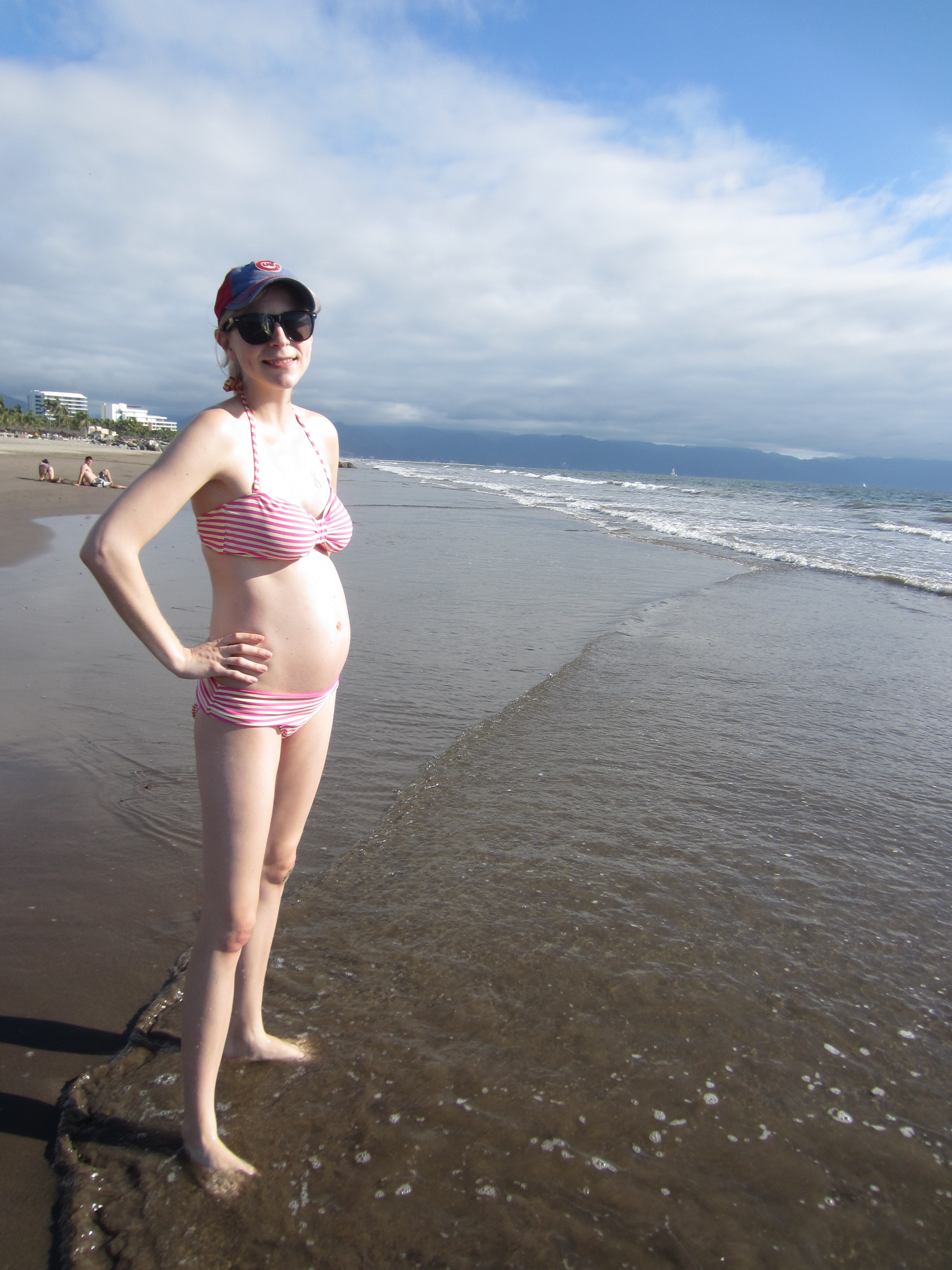 Pregnant at the beach - Ten Thousand Hour Mama