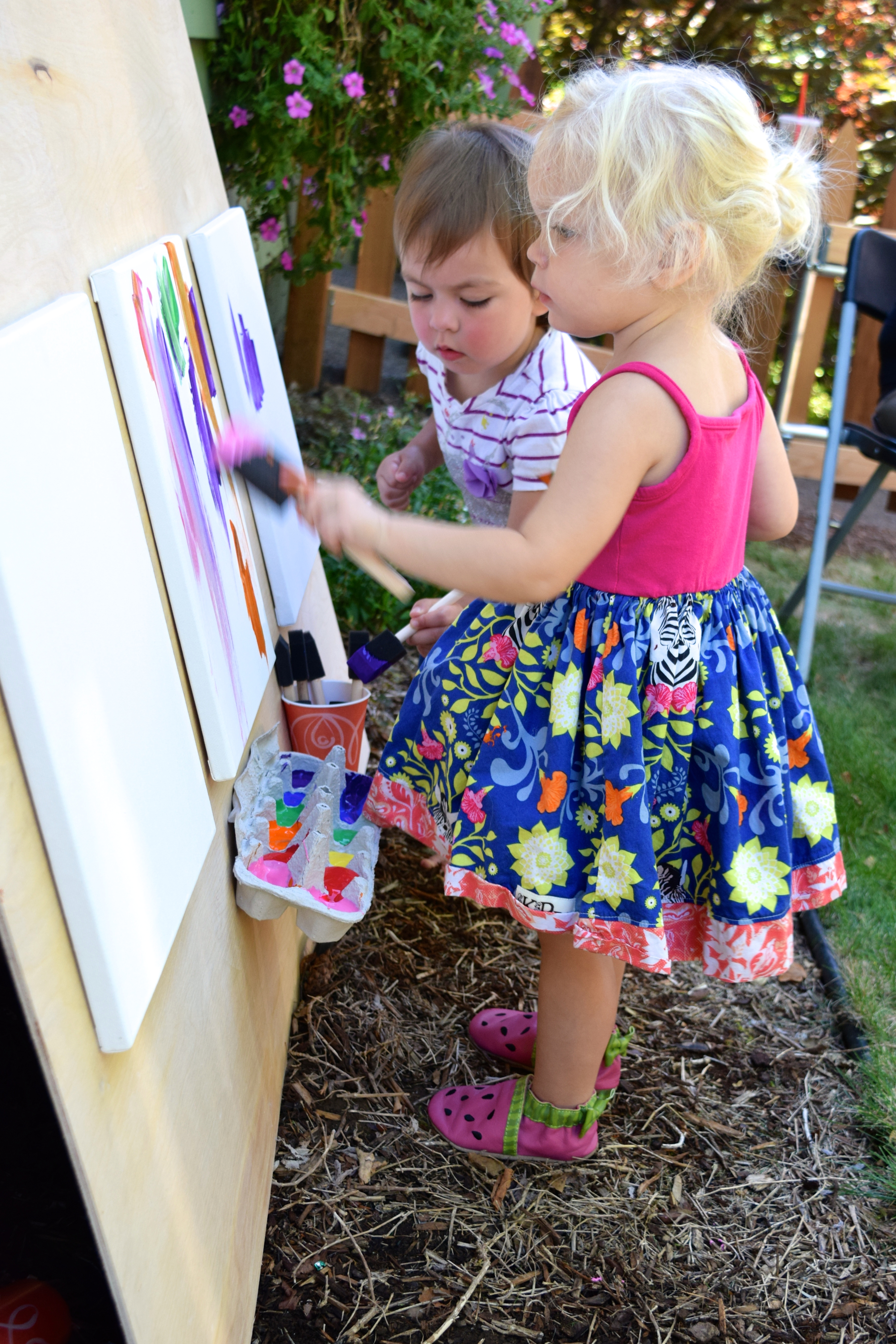 DIY painting easel for kids - Ten Thousand Hour Mama